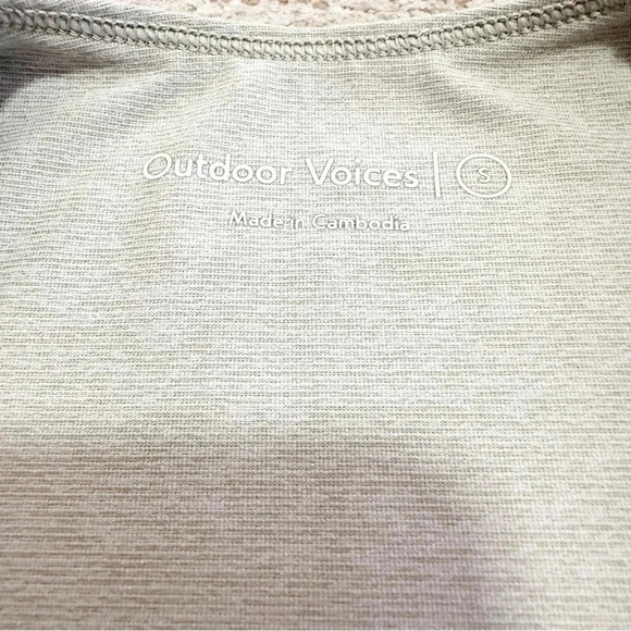 Outdoor Voices• Slash back crop top SZ small - Picture 4 of 7